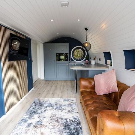 The Lodge @Quarrywood Tenby Exteriör bild